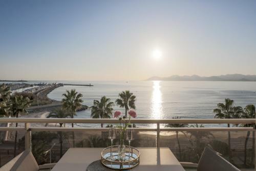 Apartamento On La Croisette: Luxe 2 Bedrooms/ 2 Baths