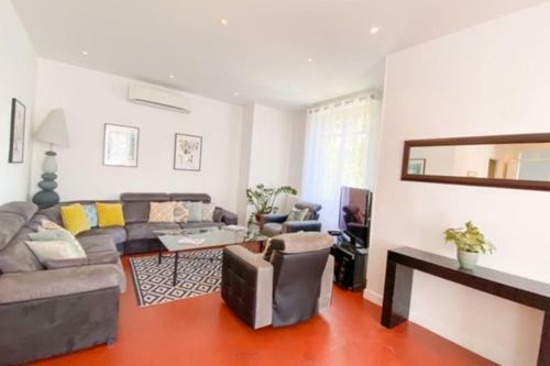 Villa 8 Chambres - 200 M�tres Croisette
