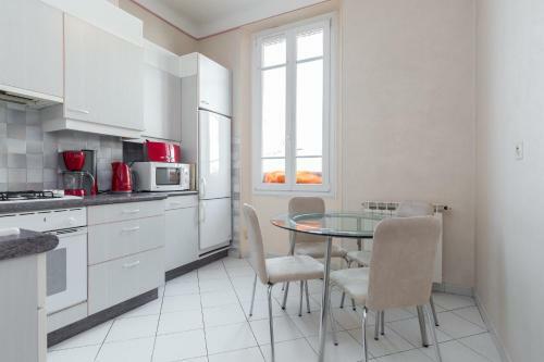 Cannes Apartment Sleeps 8 Wifi T692686