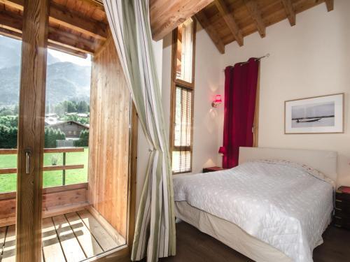 Cozy Chalet In Rhone Alpes With Terrace