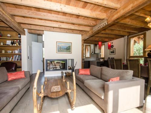 Cozy Chalet In Rhone Alpes With Terrace
