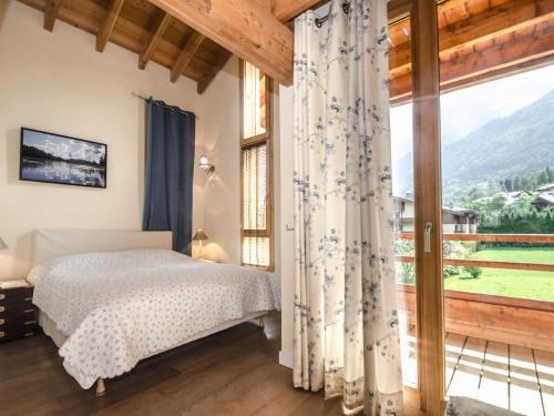 Cozy Chalet In Rhone Alpes With Terrace