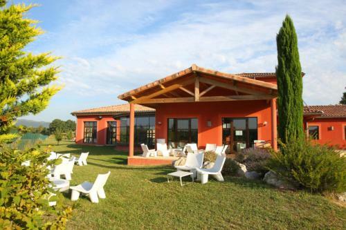 Ch�teauneuf Is�re Domaine Du Lac M3p6