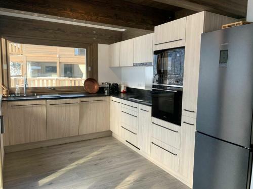 Chalet Ch�tel, 6 Pi�ces, 10 Personnes - Fr-1-198-212