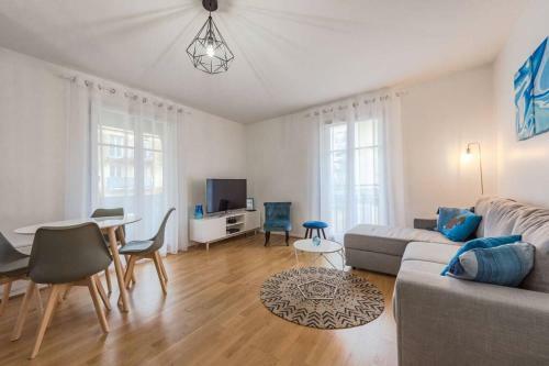 Family Apartment In Disneyland