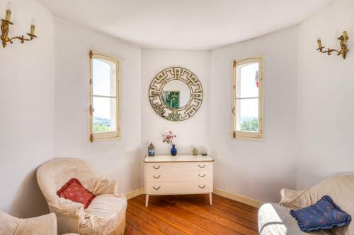 Clairac Chateau Sleeps 15 With Pool And Wifi