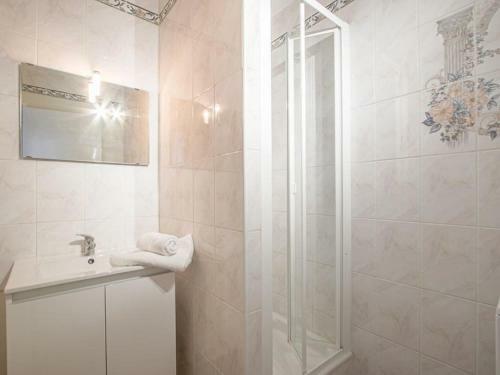 Charming Apartment In Courseulles Sur Mer Near Seabeach