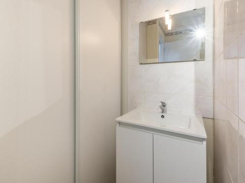 Charming Apartment In Courseulles Sur Mer Near Seabeach