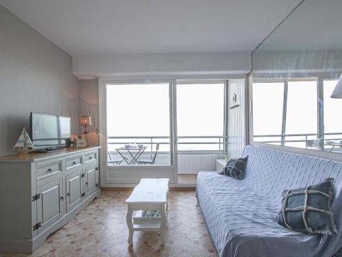Charming Apartment In Courseulles Sur Mer Near Seabeach