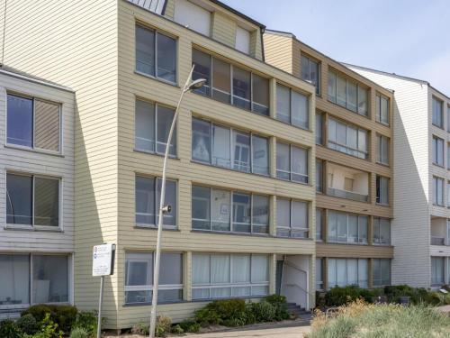 Charming Apartment In Courseulles Sur Mer Near Seabeach