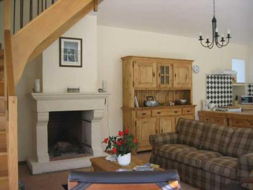 G�te Cuvilly, 4 Pi�ces, 6 Personnes - Fr-1-526-21