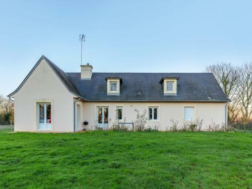Tranquil Holiday Home In Englesqueville-la-percee With Garden