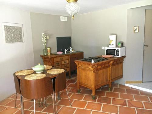 Splendid Cottage In Faucon With Swimming Pool