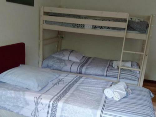 G�te Ferri�res-sur-sichon, 4 Pi�ces, 8 Personnes - Fr-1-489-212