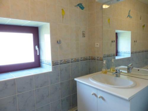 G�te Ferri�res-sur-sichon, 4 Pi�ces, 8 Personnes - Fr-1-489-212