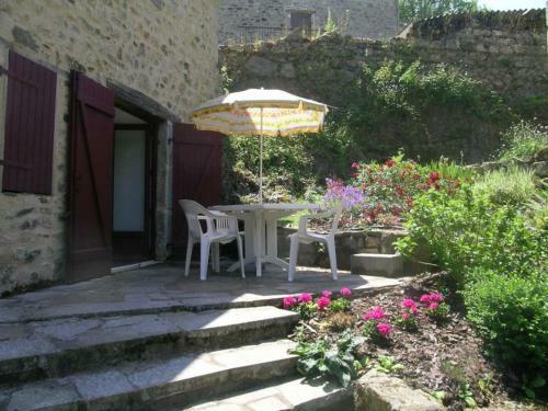 G�te Ferri�res-sur-sichon, 4 Pi�ces, 8 Personnes - Fr-1-489-212