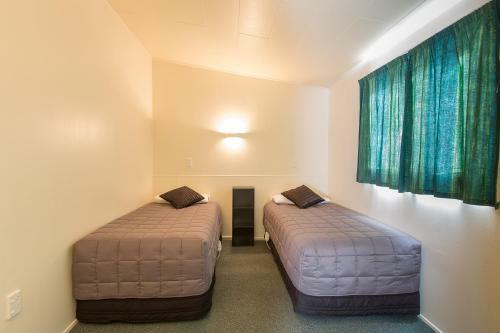 18th Avenue Thermal Motel