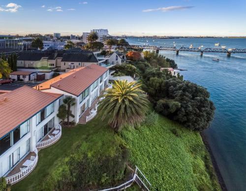 Motel The Tauranga On The Waterfront Luxury Accommodation