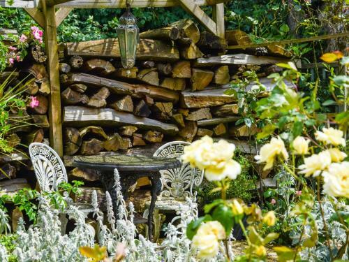 Cozy Holiday Home In La For�t-de-tesse With Private Pool
