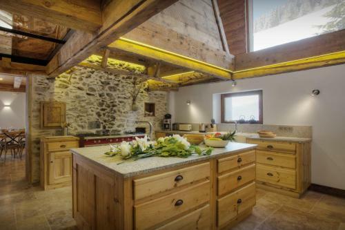 Chalet Goville - Ovo Network