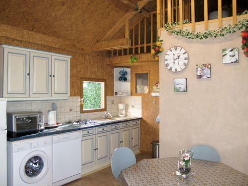 Holiday Home Le Petit Chalet - Hay400