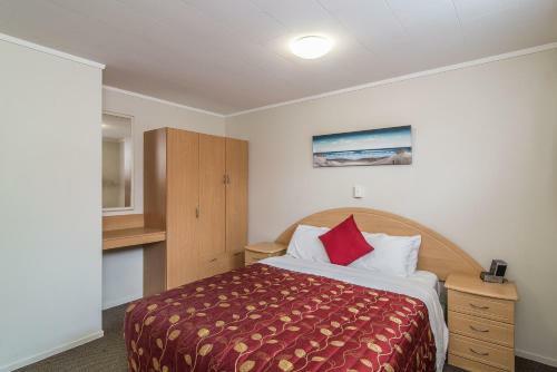 Dupont Motels