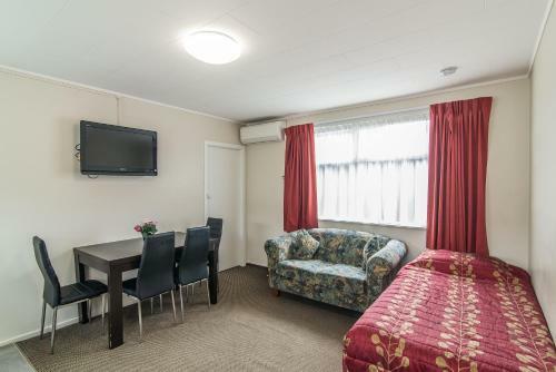 Dupont Motels