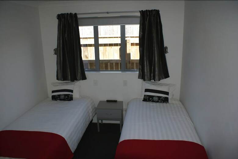 Pukekura Motor Lodge