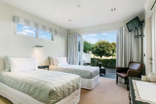 B&B @ Number Ten