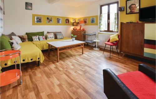 Three-bedroom Holiday Home In Le Bourg-dun