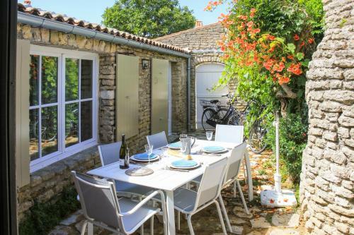 Les Portes-en-re Villa Sleeps 6
