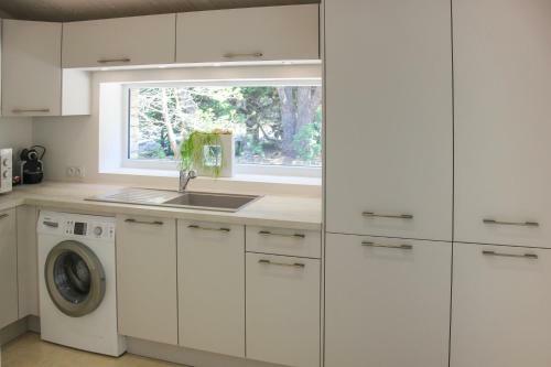 Les Portes-en-re Villa Sleeps 12