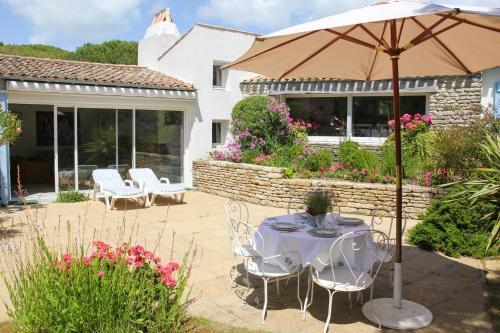 Les Portes-en-re Villa Sleeps 12