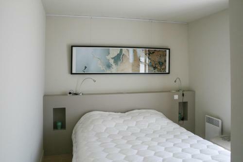 Les Portes-en-re Villa Sleeps 14 With Pool
