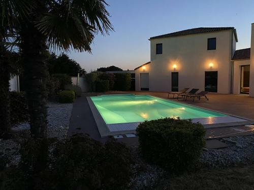 Une Grande Villa Avec Piscine Aux Sables D Olonne