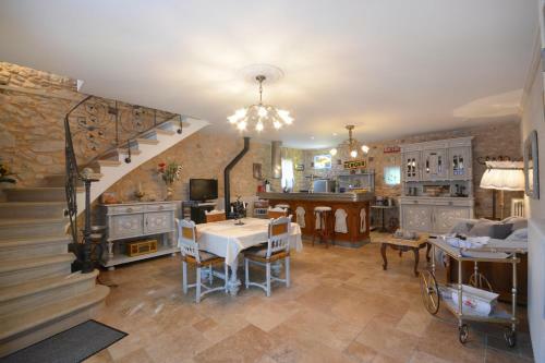 Le Jardin Proven�al 1