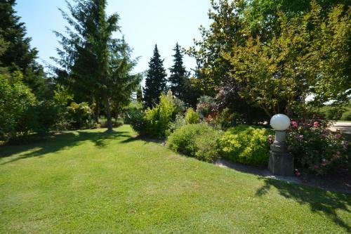 Le Jardin Proven�al 1