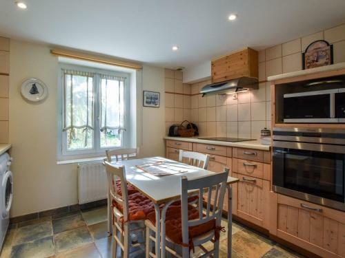 Cosy Apartment In Brittany With Private Garden