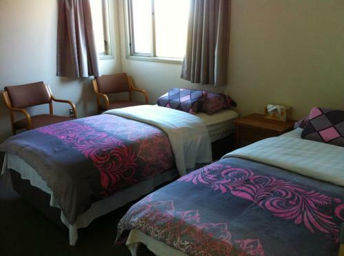 Bed & Breakfast M&y Airport Guest House (red)