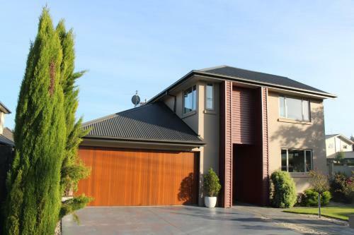 Bed & Breakfast M&y Airport Guest House (red)
