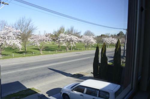 Bed & Breakfast M&y Airport Guest House (red)