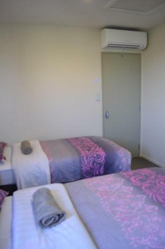 Bed & Breakfast M&y Airport Guest House (red)