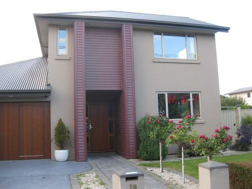 Bed & Breakfast M&y Airport Guest House (red)