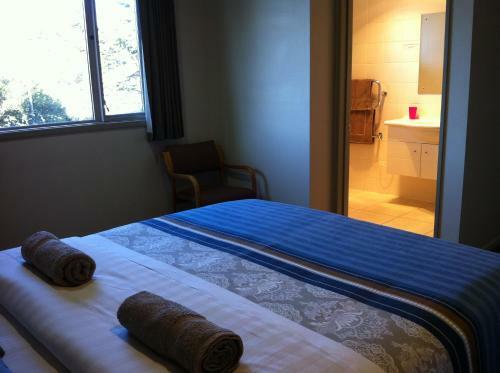 Bed & Breakfast M&y Airport Guest House (red)