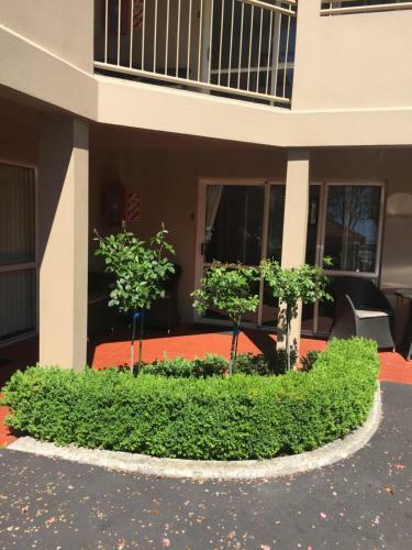 Tuscana Motor Lodge