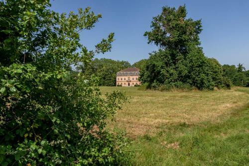 Le Fousseret Chateau Sleeps 14 Pool Wifi