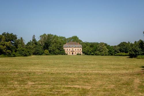 Le Fousseret Chateau Sleeps 14 Pool Wifi