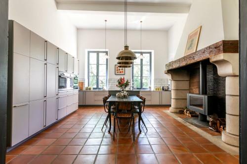 Le Fousseret Chateau Sleeps 14 Pool Wifi