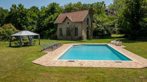 Le Fousseret Chateau Sleeps 14 Pool Wifi