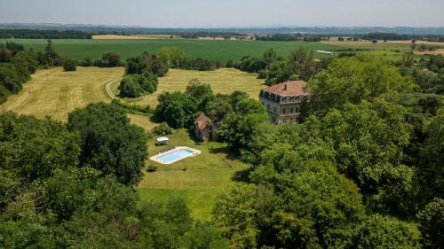 Le Fousseret Chateau Sleeps 14 Pool Wifi